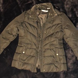 BARELY WORN PUFFER JACKET